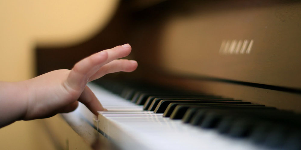 Grinstead piano lessons East Grinstead piano lessons with children