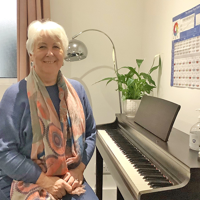 Piano lessons in Lingfield